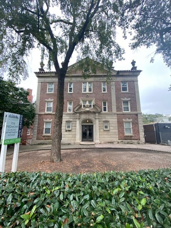 Interior Photo - Piedmont Historic 1 & 2