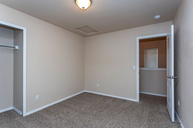 Building Photo - Beautiful 3-Bedroom Home Near Powers Corridor!