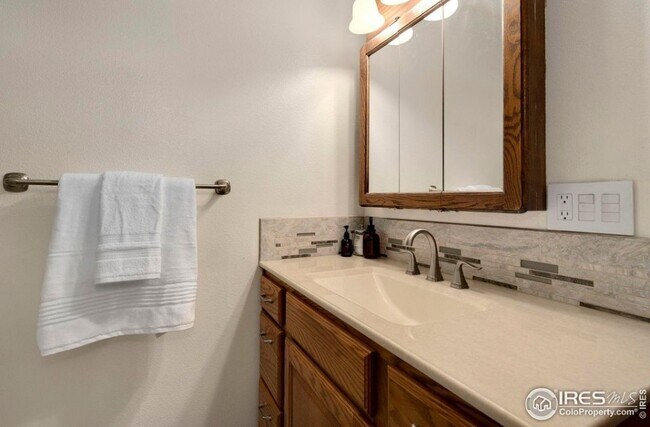 Building Photo - 1621 Kennedy Ave