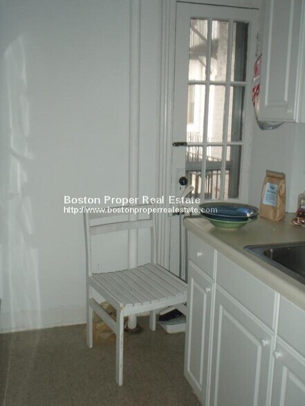 Building Photo - 56 Charlesgate E