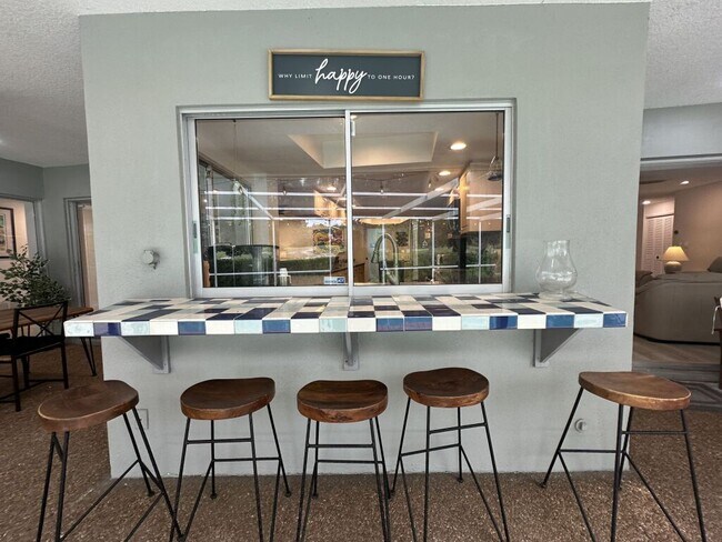 Building Photo - 2780 Landmark Dr