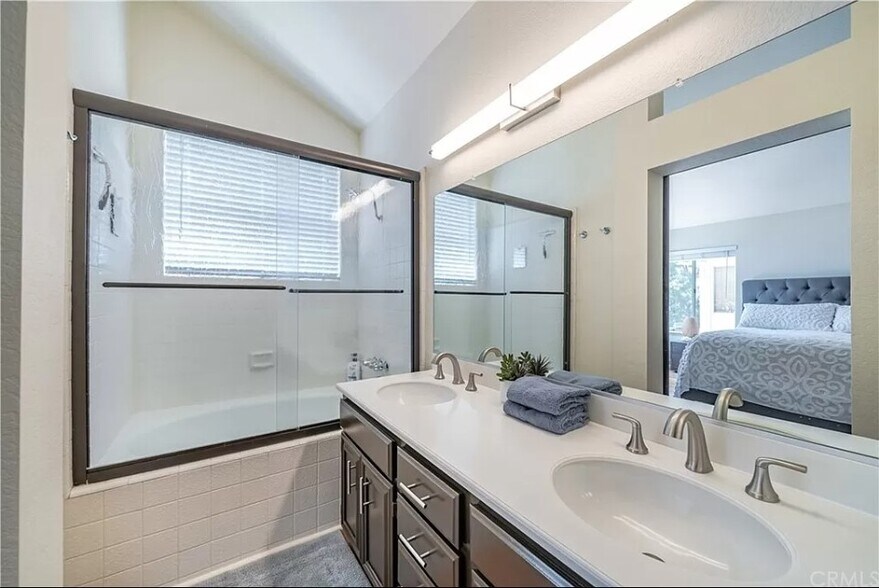 Building Photo - 7944 E Deerfield Ln