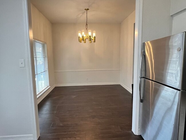 Building Photo - High Hollows