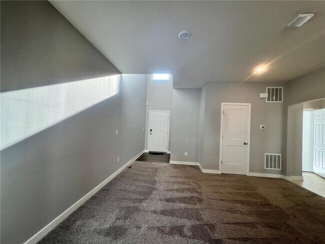 Building Photo - 7262 Alvarado Ln N