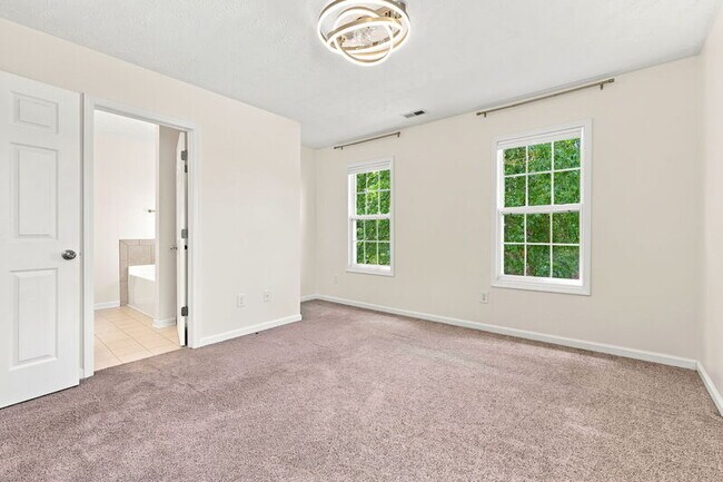 Building Photo - 4906 Yorkchester Dr