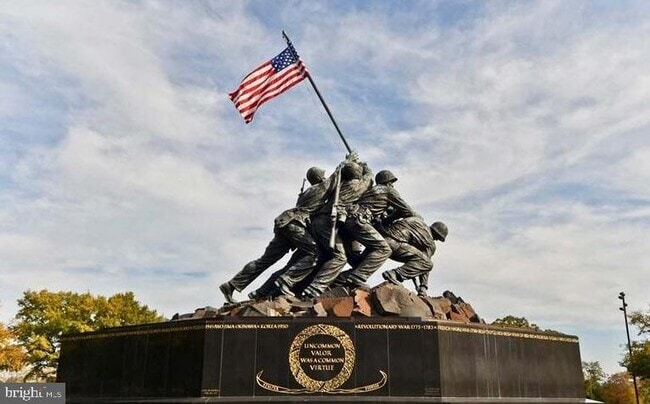 Building Photo - 1121 ARLINGTON Blvd