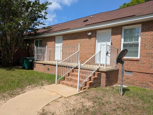 Building Photo - 1304 Montego Ct