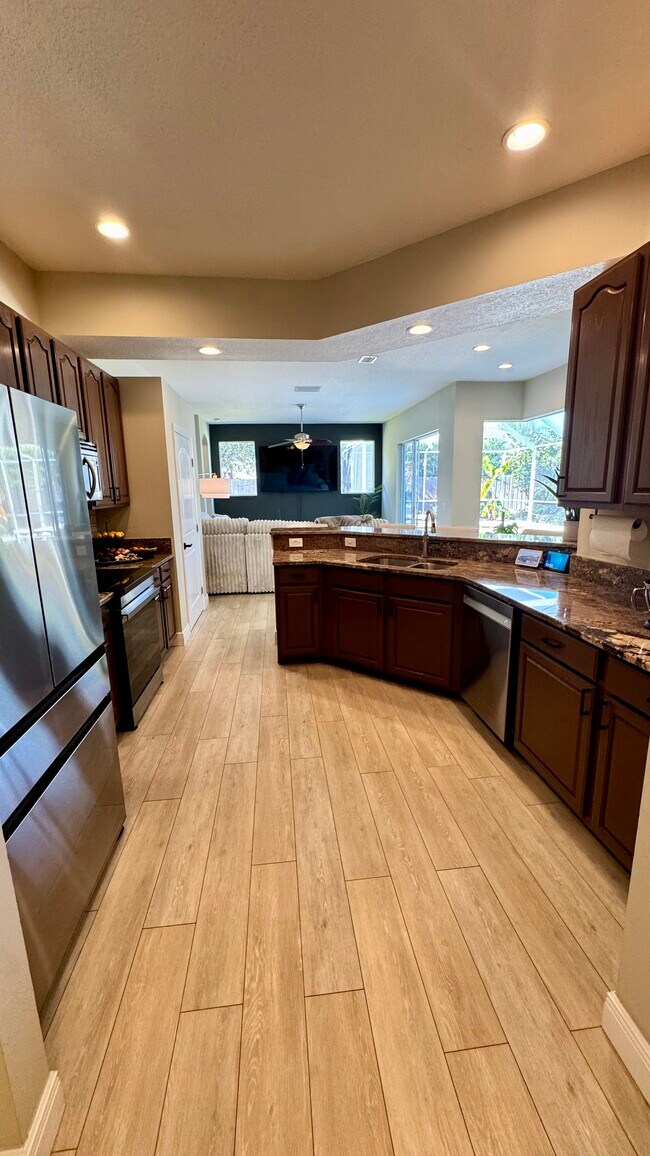 Building Photo - 480 Bridle Path Way