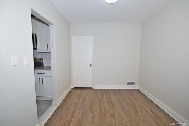 Building Photo - 75-03 197th St