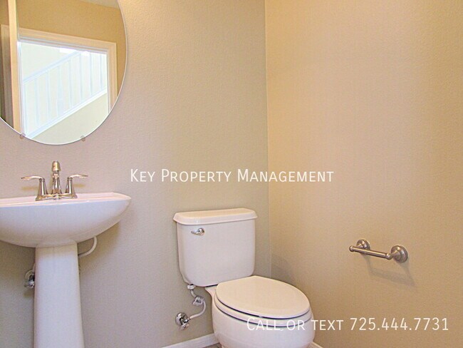 Building Photo - 692 Sumatra Pl