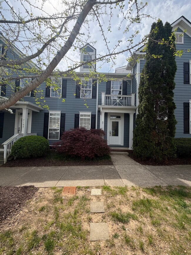 Building Photo - 7102 Lenox Village Dr