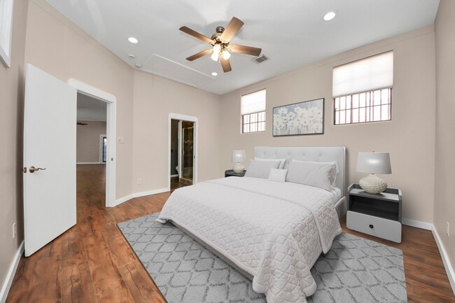 Building Photo - 832 W 27th St