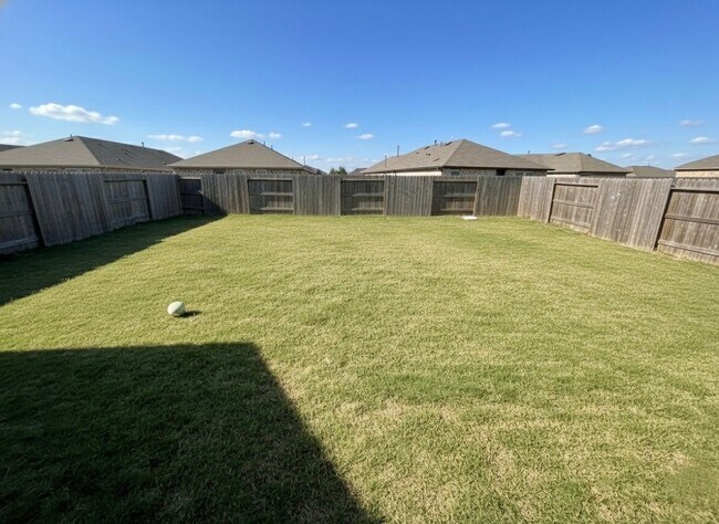 Building Photo - 2225 Still Bend Ln