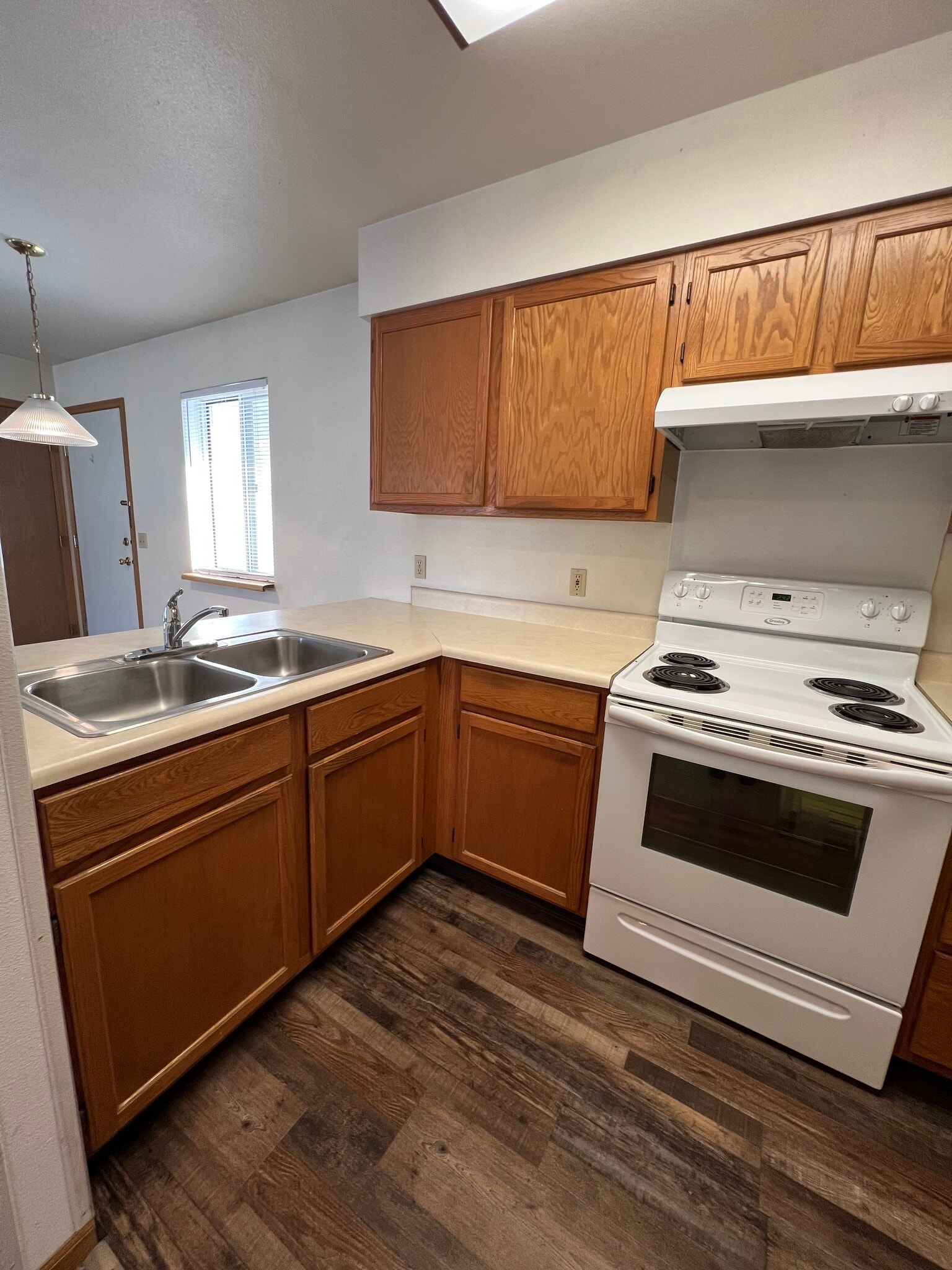 Building Photo - 1526 Lake Elmo Dr