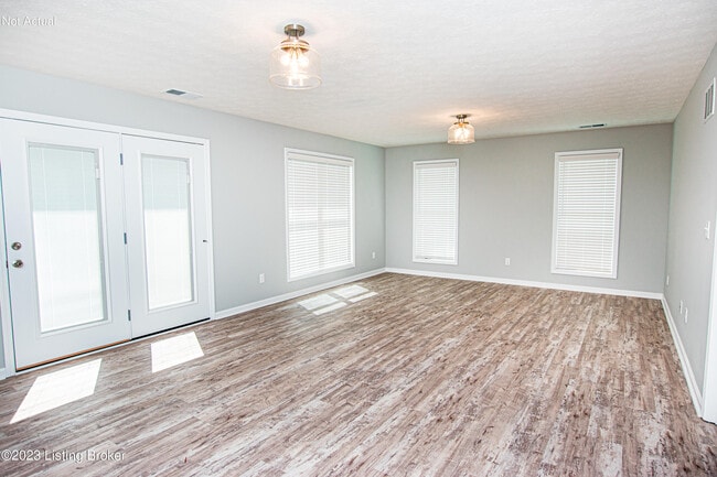 Building Photo - 500 Eagle Pointe Dr