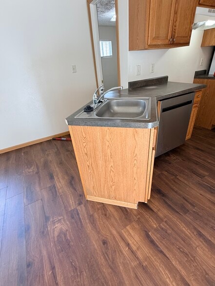 Building Photo - 2721 W Capital Ave