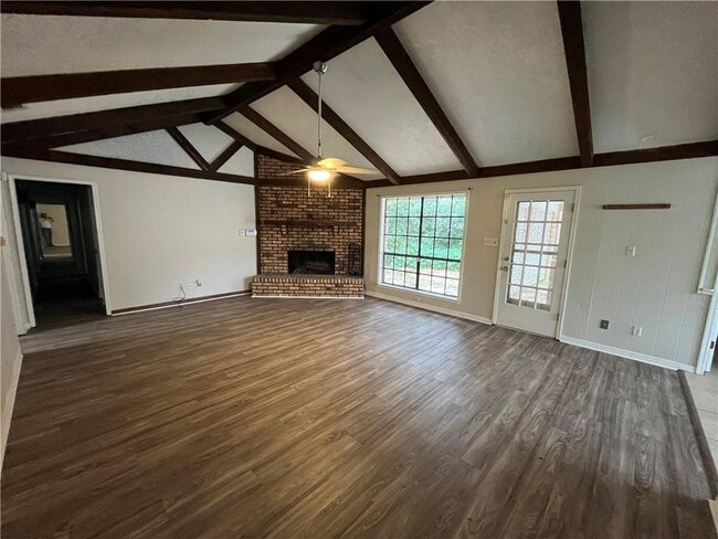 Building Photo - 562 Barcelona Dr