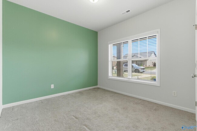 Building Photo - 100 Sartain St