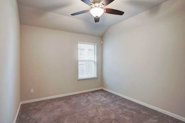 Building Photo - Warm & Inviting 4 Bedroom, 2 Bath House for Rent