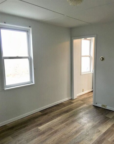 Building Photo - 6206 Ira Way