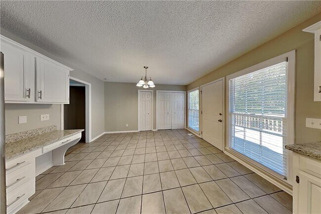 Building Photo - 39 Waterford Pl