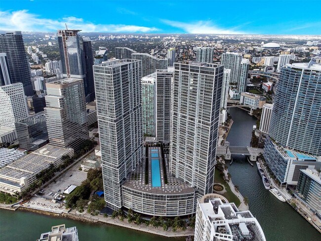 Building Photo - 465 Brickell Ave
