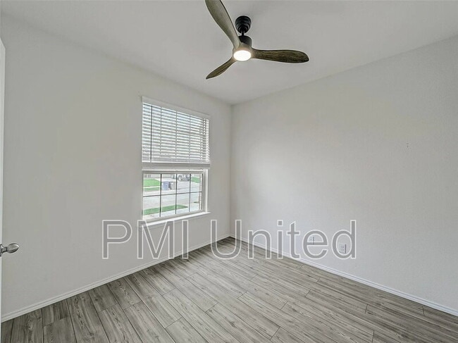 Building Photo - 2321 Larimar Dr