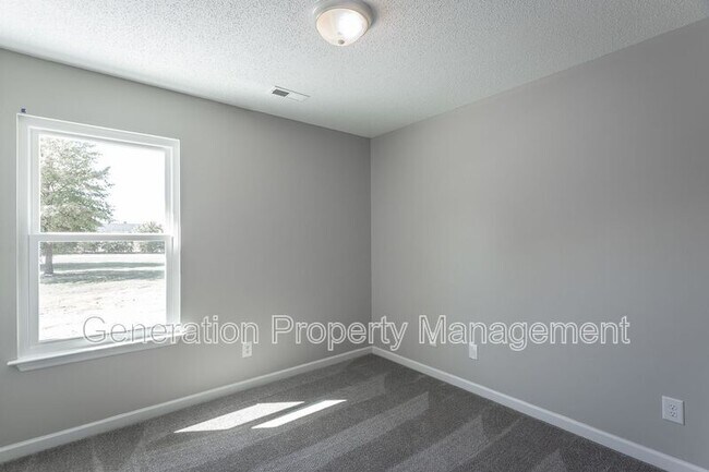 Building Photo - 2005 S Lyerly St