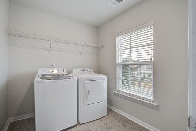 Building Photo - 602 Mountain Laurel Cir