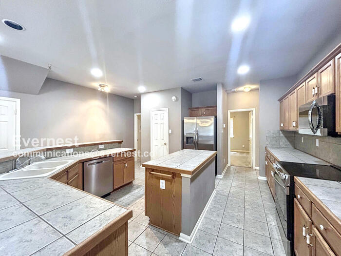 Building Photo - 2422 Cadara Woods