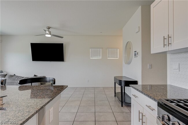 Building Photo - 386 Larksong Ave