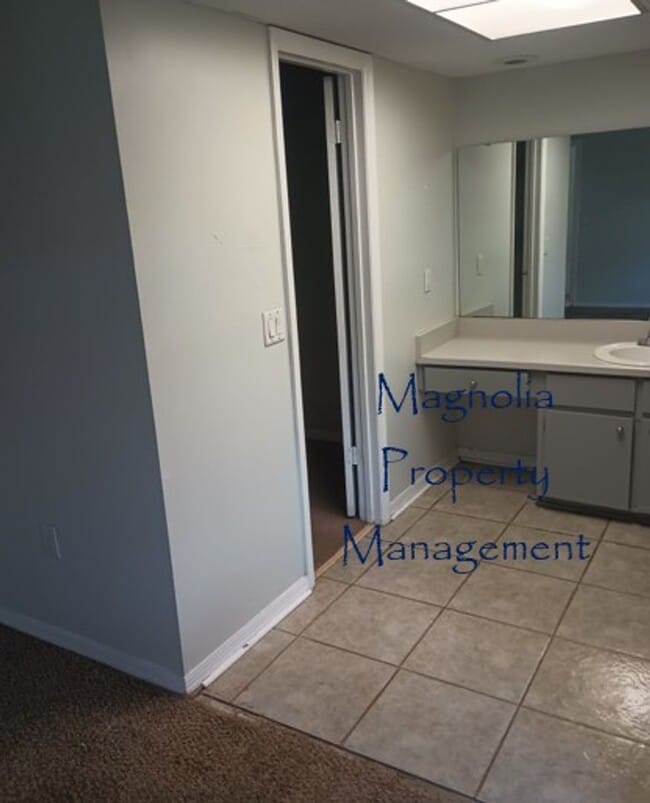 Building Photo - Dr. Phillips 4 Bedroom 2 Bathroom,
