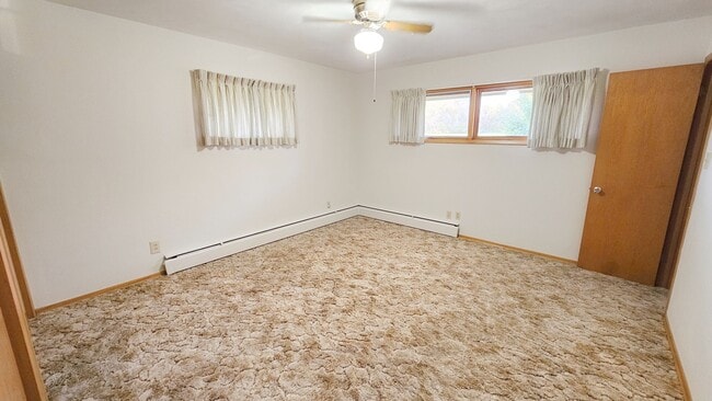 Building Photo - Charming 3-Bedroom Home on Spacious Land Just South of Ankeny