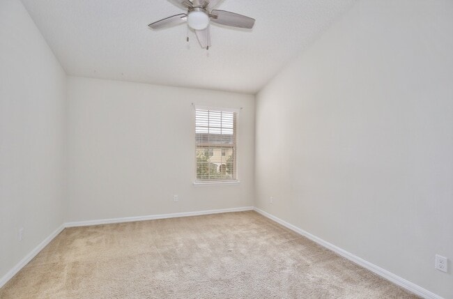 Building Photo - Beautiful 3/2.5 Spacious Townhome with 1 Car Garage in the Gated Community of Jackson Park - Orla...