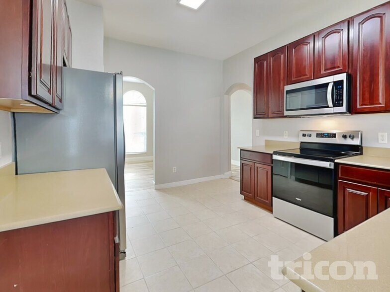 Building Photo - 243 Tower View Dr W