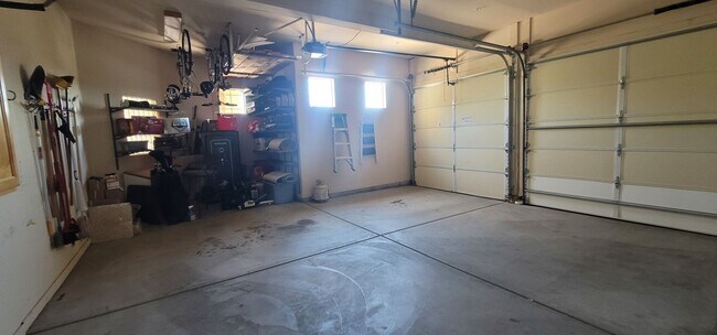 Building Photo - FURNISHED Single Family Home-RATE DISPLAYED IS FOR WINTER SEASON