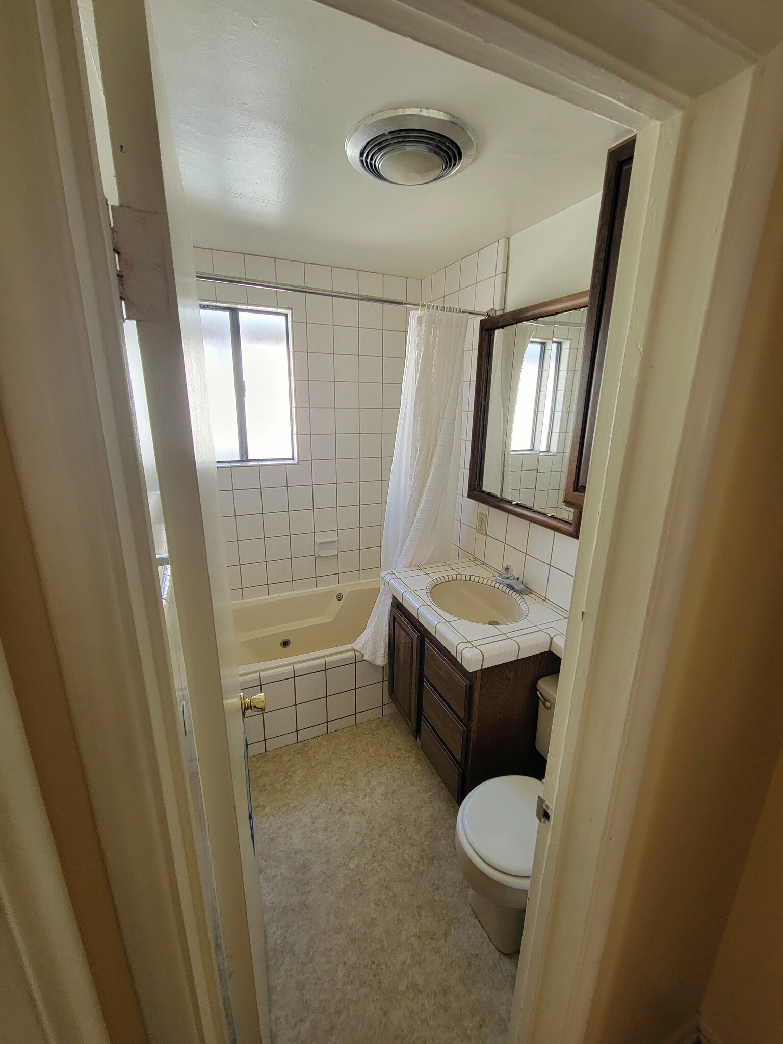 BATHROOM - 12051 Alberta Dr