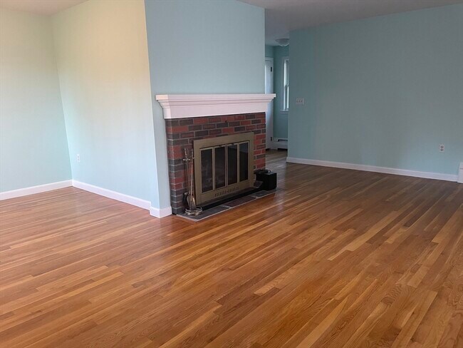 Building Photo - 31 Glenmere St