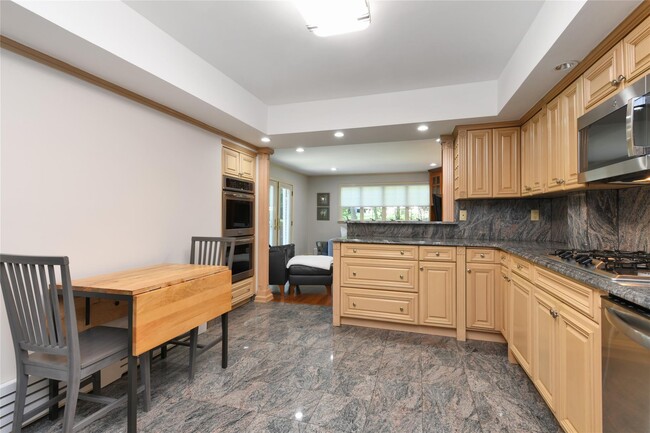 Building Photo - 69 Castle Ridge Rd