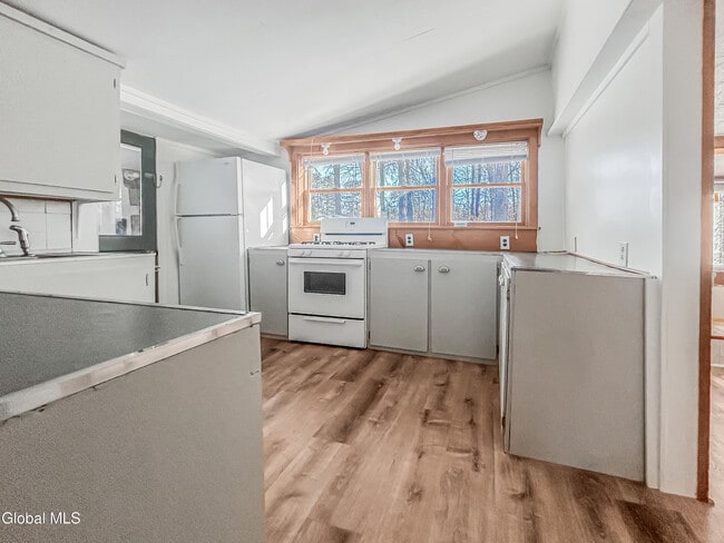 Building Photo - 196 Luzerne Rd