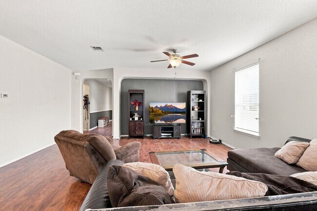 Building Photo - 4426 Semora Oak