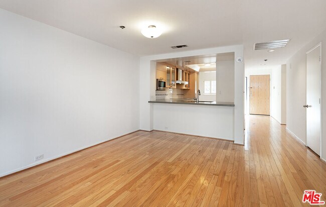 Building Photo - 2910 Neilson Wy