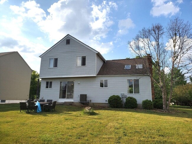 Building Photo - 4881 Arbormont Rd