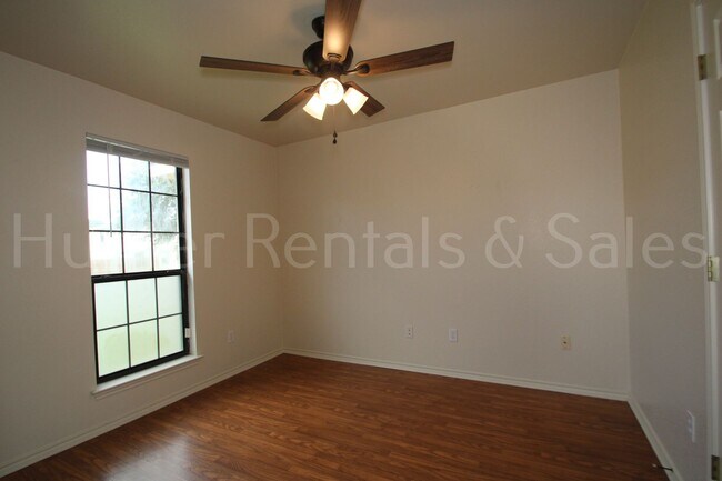 Building Photo - Bright, Open, and Ready to Welcome You Home