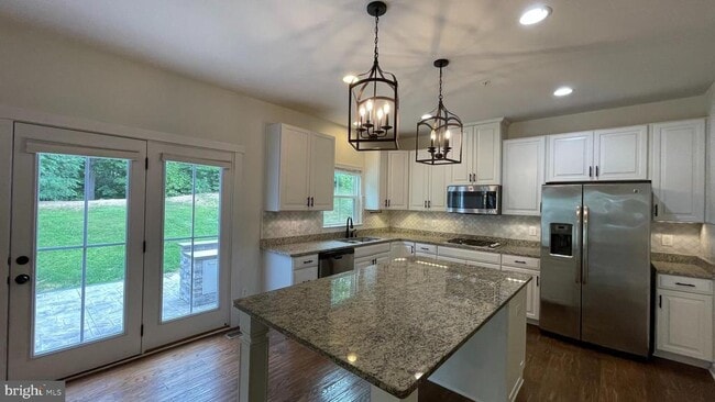 Building Photo - 2309 Harmsworth Dr