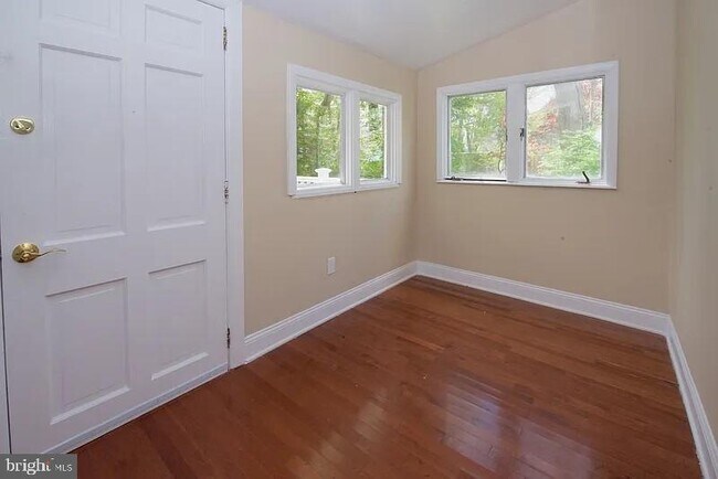 Building Photo - 51 Hillman Ave