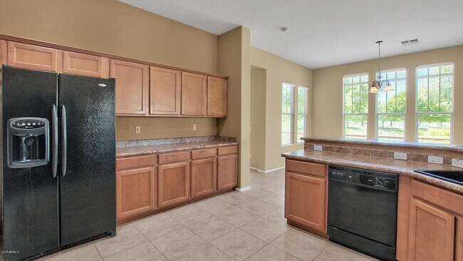 Building Photo - 4163 N Evergreen St