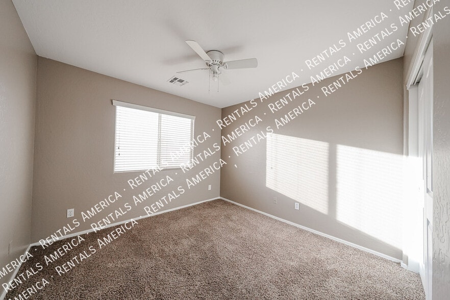 Building Photo - 3719 E Inverness Ave