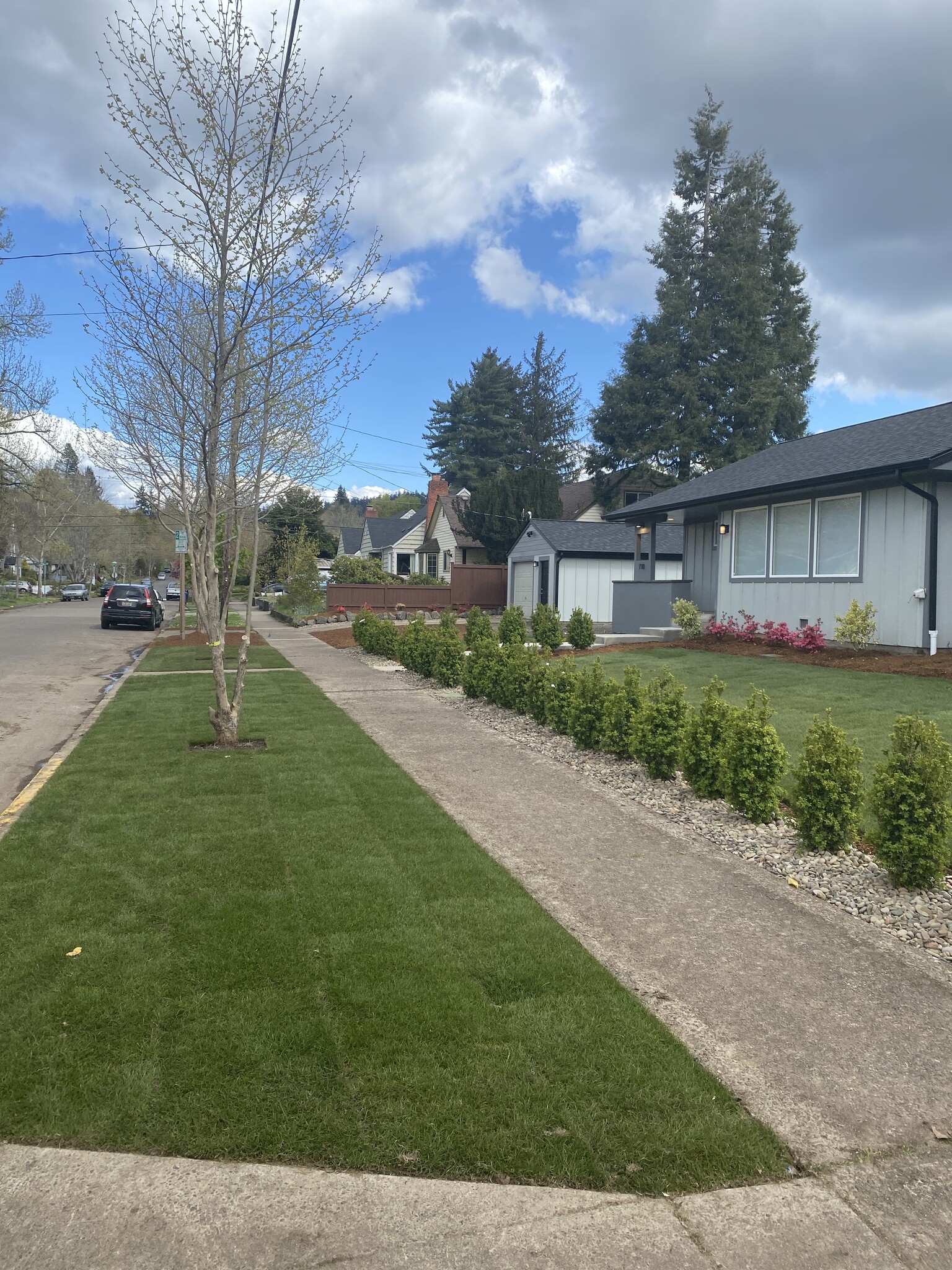 Building Photo - 710 E 22nd Ave