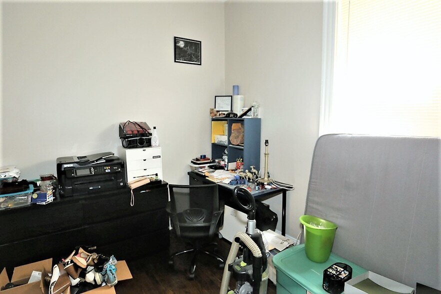 Building Photo - 4849 N Seeley Ave